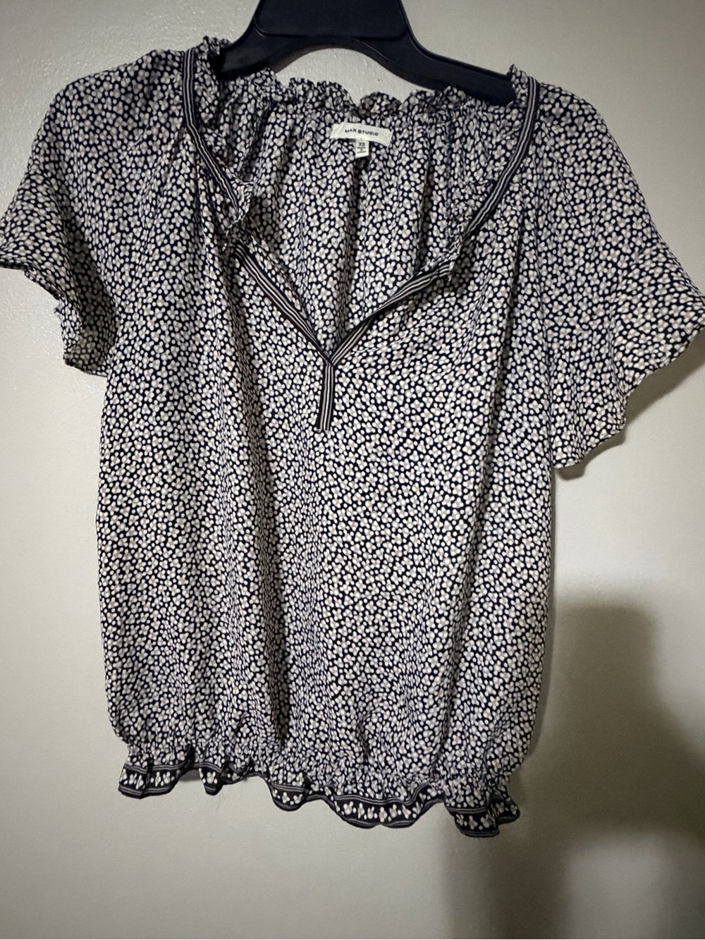 Ann Taylor Navy and White Ditsy Floral Short Sleeve Blouse